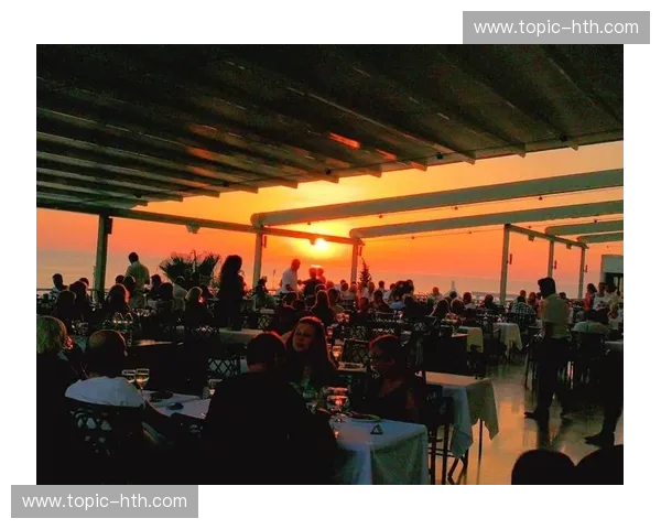 红魔余晖与爱琴海狂想：曼联vs奥林匹亚科斯，那场关于救赎与奇迹的梦剧场交响